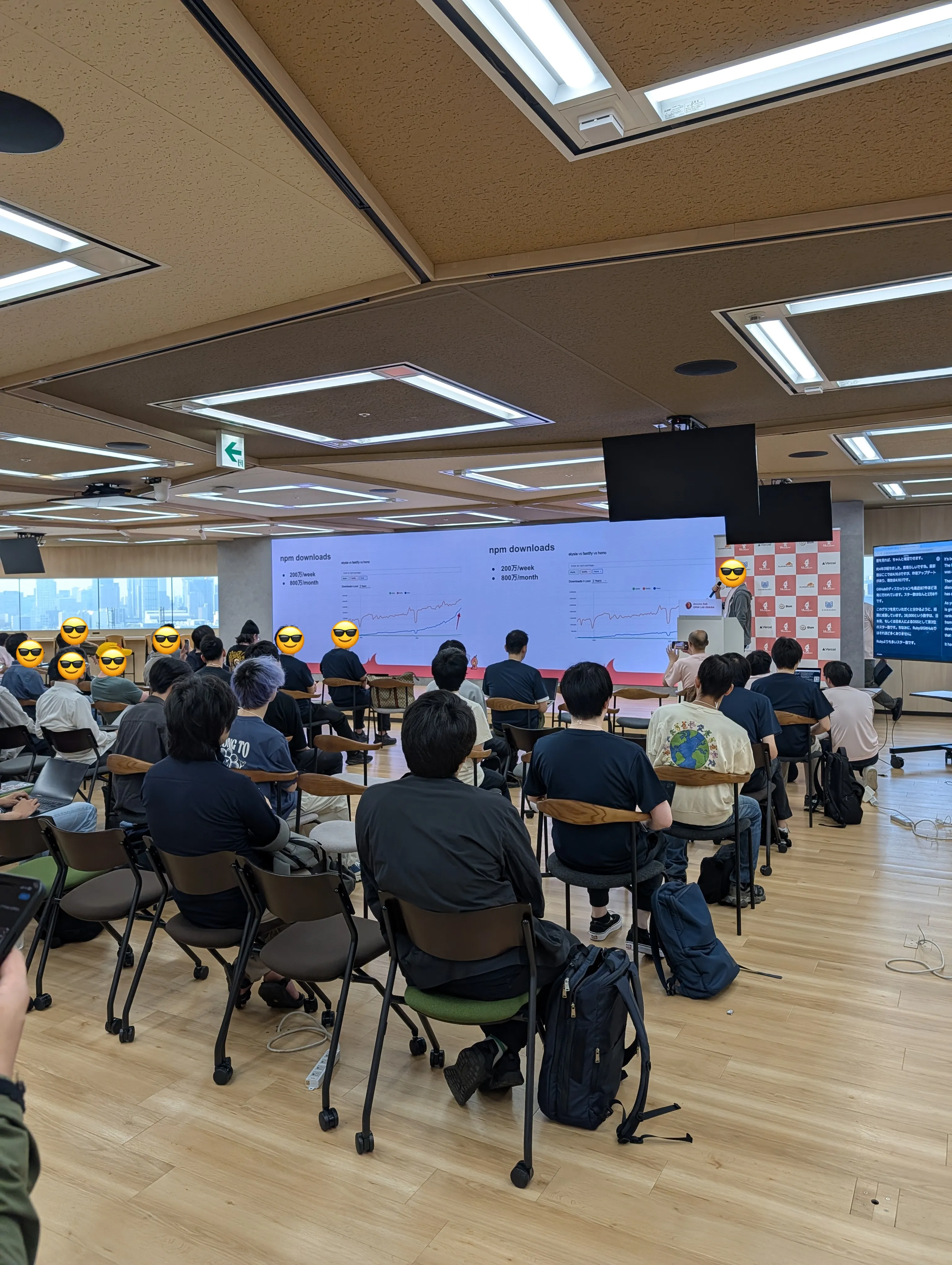 Hono作者 yusukebeさんによるオープニング、npmダウンロード数の伸びに圧倒